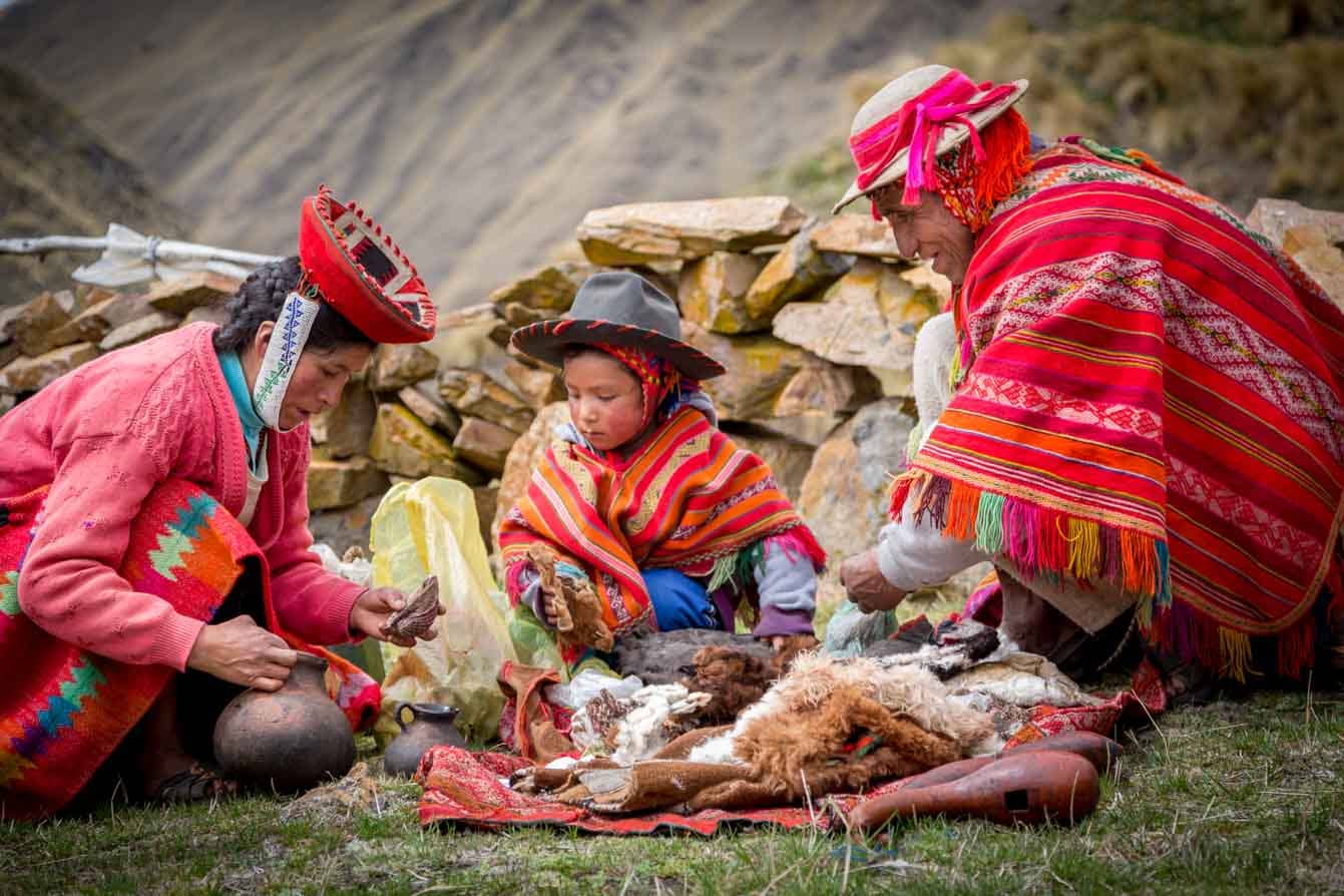 ancestral customs lares trek